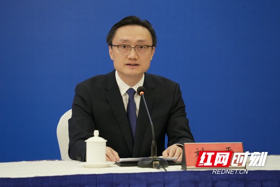 306d885bec7dea79b3e8941447978f39.marked.jpg 306d885bec7dea79b3e8941447978f39.marked.jpg