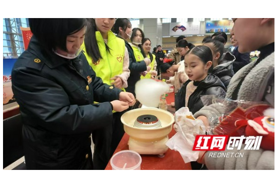 衡阳东站举办“非遗中国年，温暖元宵行”活动，点亮春运返途