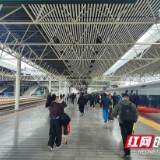 衡阳东站元旦假期发送旅客创新高，1月4日持续高位运行