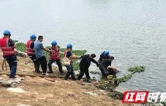 中国电信衡阳分公司抢修队员泄水口前勇救落水群众