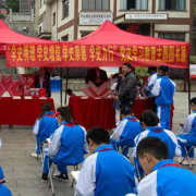 世界读书日丨零陵新华书店联合区图书馆举办党史学习教育主题图书展