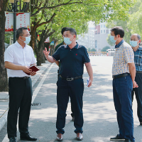 永州市教育局党组书记、局长黄赞校一行到永州一中督查秋季开学准备工作