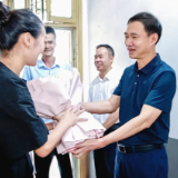 永州丨朱洪武到新田县走访慰问教师代表