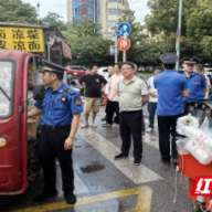 流动摊贩治理见效 城市风貌焕然一新