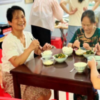 “银龄餐厅”开业，为老年人打造温馨“食”光