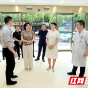 医师节慰问暖人心 致敬健康守护者