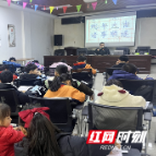 硬笔书法进社区 墨香浸润伴成长