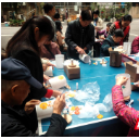 巧手制花灯 温情暖重阳