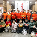 春寒料峭暖意先行 元宵送福情满邻里