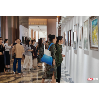 岳阳：76件作品颂祖国76载春秋！国庆“主题美术展”+“创作培训”双轨并行，深耕本土文化