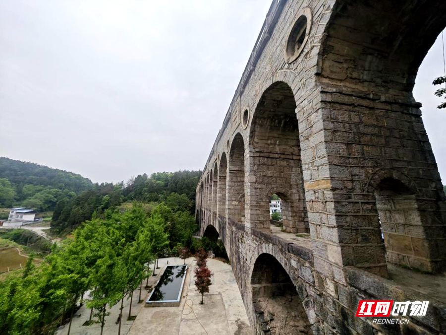 岩板堰渡槽02_副本.jpg