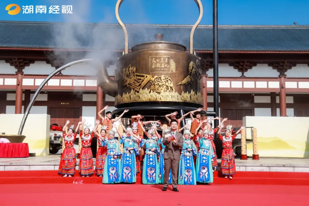 ?2022年益陽(yáng)市文旅融合發(fā)展大會(huì)開(kāi)幕 公司總經(jīng)理劉新安做客芒果直播間11.jpg