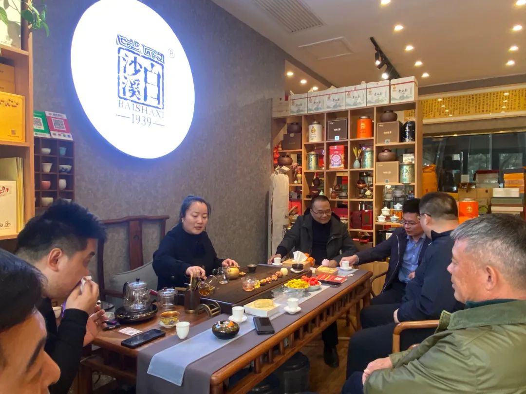 走市場 促發(fā)展——公司總經(jīng)理劉新安一行走訪西北市場2.jpg