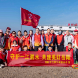 岳阳洞庭净滩记：小小身影，托起碧水希望