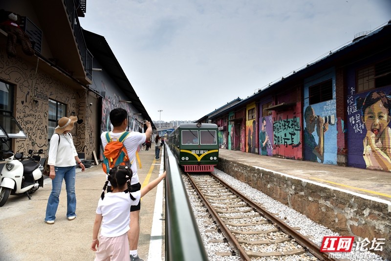 打卡老火车站：穿越时光，焕新归来.jpg