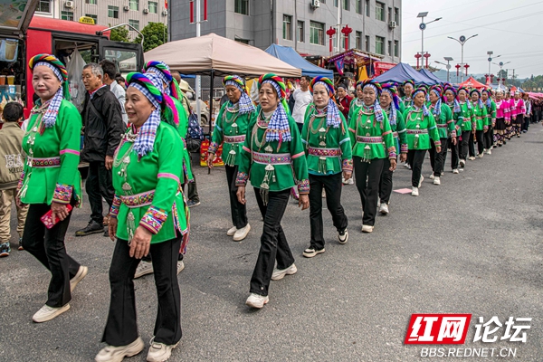 2025. 4.19通道大戊梁歌会 王启友摄 15367572777(3).jpg