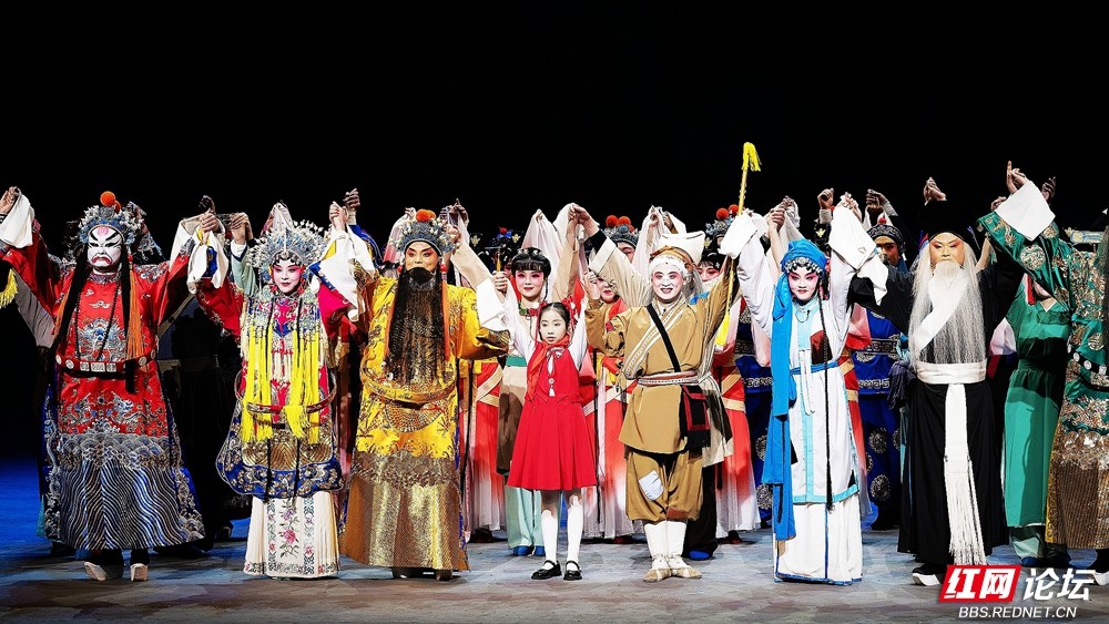 nEO_IMG_nEO_IMG_国家非遗巴陵戏复排的历史名剧《九子鞭》剧照 (25) 许理伟 摄.jpg