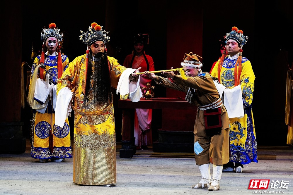 nEO_IMG_nEO_IMG_国家非遗巴陵戏复排的历史名剧《九子鞭》剧照 (23 许理伟 摄).jpg