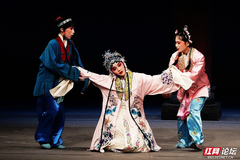 nEO_IMG_nEO_IMG_国家非遗巴陵戏复排的历史名剧《九子鞭》剧照 (16) 许理伟 摄.jpg