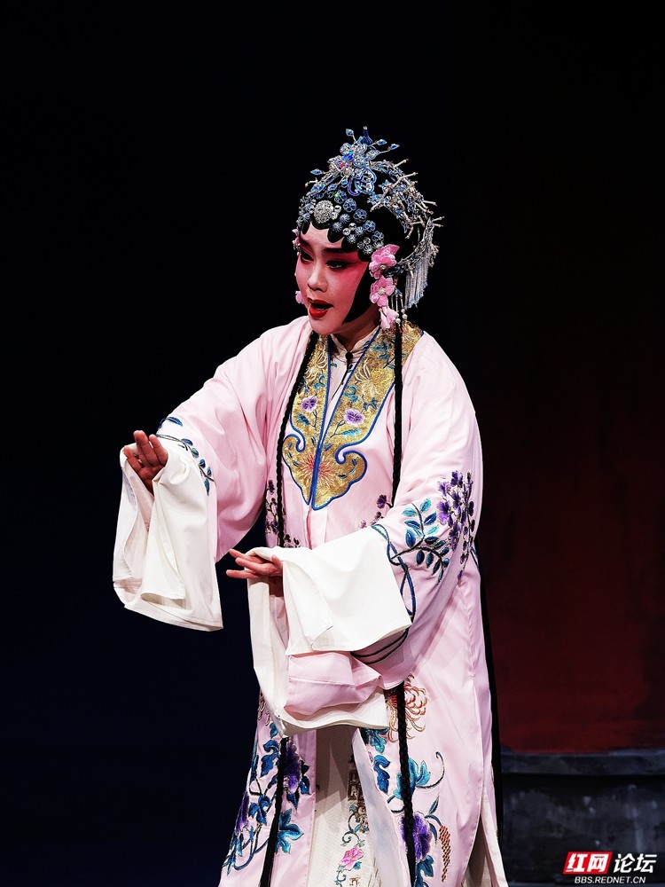 nEO_IMG_nEO_IMG_国家非遗巴陵戏复排的历史名剧《九子鞭》剧照 (15 ) 许理伟 摄.jpg