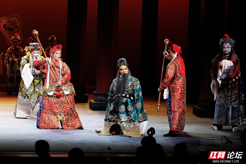 nEO_IMG_nEO_IMG_国家非遗巴陵戏复排的历史名剧《九子鞭》剧照 (5) 许理伟 摄.jpg