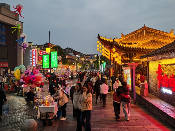 【湖湘年味】构图里的年味：这一条河街，装满了常德人的灵韵