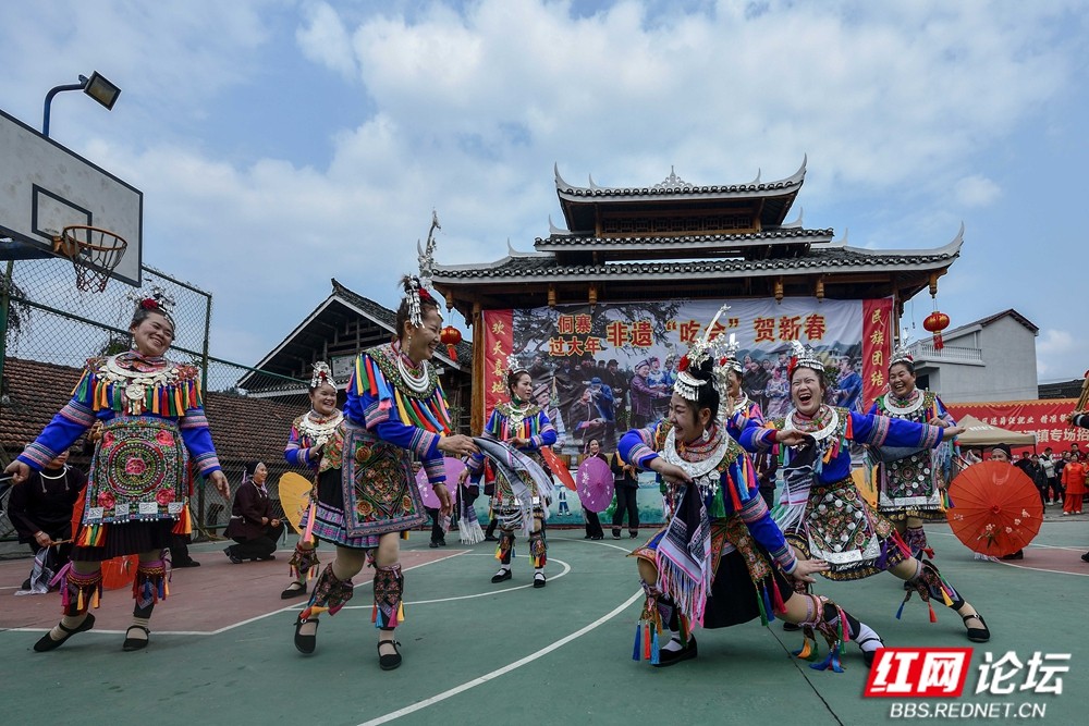 《文艺表演2026.2.22正月初六 双江镇向晖村春节吃会活动图片 王启友摄 15367572777 (24)_副本.jpg