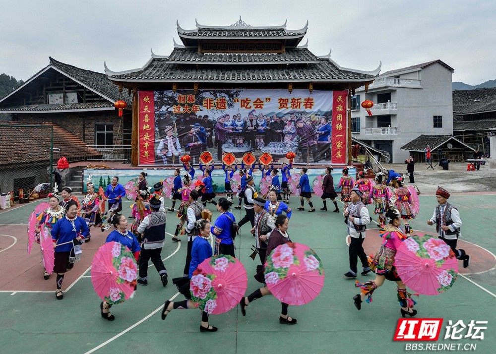 《文艺表演2026.2.22正月初六 双江镇向晖村春节吃会活动图片 王启友摄 15367572777 (25)_副本.jpg