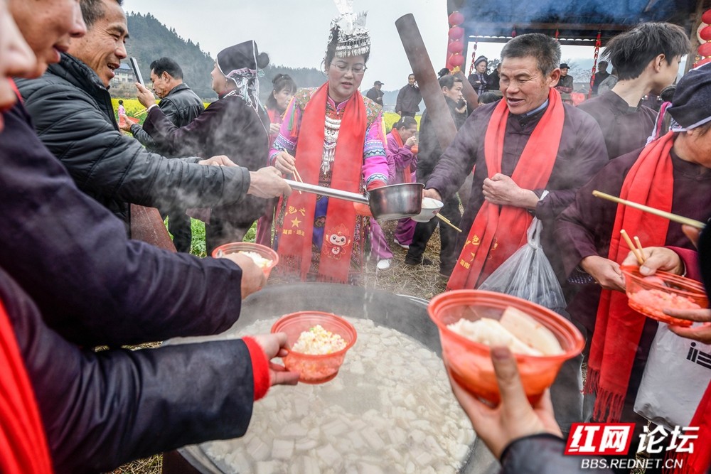 《吃会活动》2026.2.22正月初六 双江镇向晖村春节吃会活动图片 王启友摄 15367572777 (17)_副本.jpg