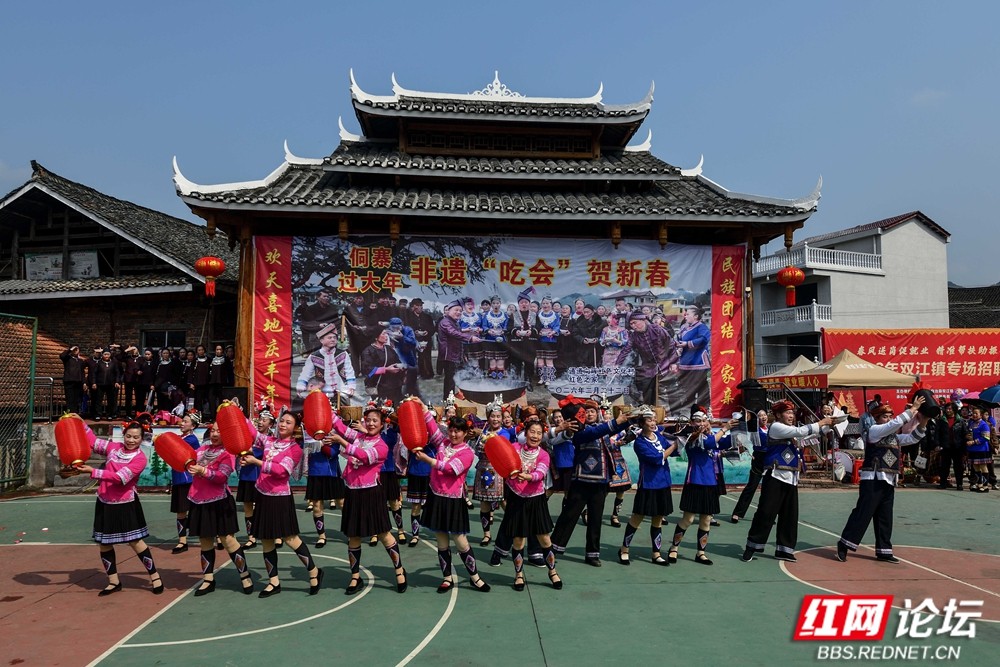 《文艺表演2026.2.22正月初六 双江镇向晖村春节吃会活动图片 王启友摄 15367572777 (23)_副本.jpg