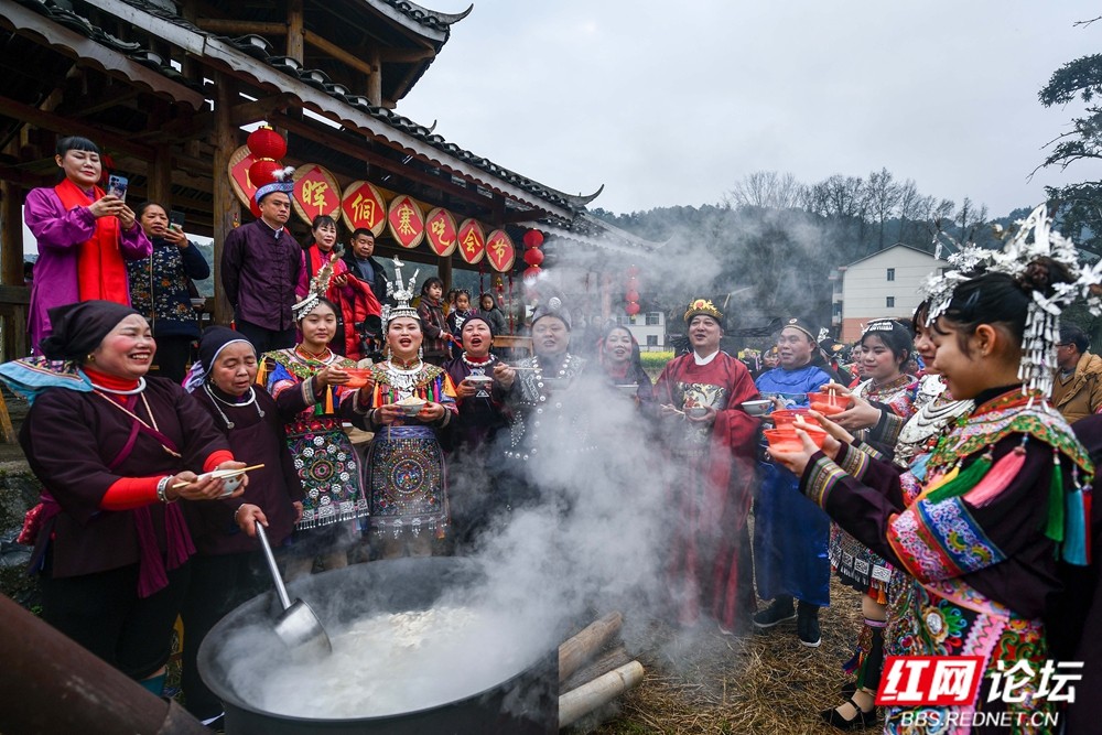 《吃会活动》2026.2.22正月初六 双江镇向晖村春节吃会活动图片 王启友摄 15367572777 (20)_副本.jpg