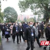 洞口一中：加强教育科研 助力教育扶贫