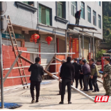 绥宁县东山乡:拆除违建摊棚 居民由衷点赞