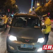 邵阳交警集中夜查 筑牢春运平安回家路