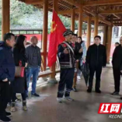 缅怀革命先烈 汲取奋进力量——城步苗族自治县人社局开展“学党史祭英烈担使命”活动