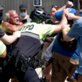 “黑人的命也是命！”美国抗议者与警察支持者发生冲突