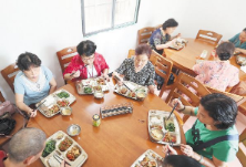 这家“十元店”，暖胃又暖心