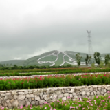 【幸福花开新边疆】废弃矿坑变身度假区 好山好水带来好生活