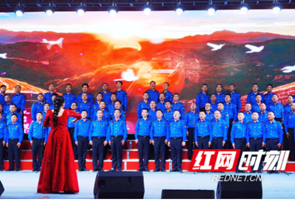 涟源4000人合唱革命歌曲庆祝建党100周年