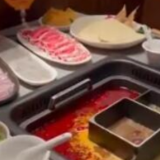 相亲吃火锅花1000多元，女子被要求AA：不能理解，已拉黑！网友们吵上热搜