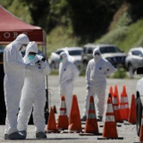 美新冠死亡病例超90万 公共卫生专家：这是“美国的失败”