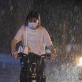 收好这份暴雨避险手册 关键时刻能救命