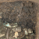 三星堆遗址考古发掘新发现：6座坑出土编号文物近1.3万件