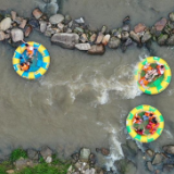 山涧漂流享清凉