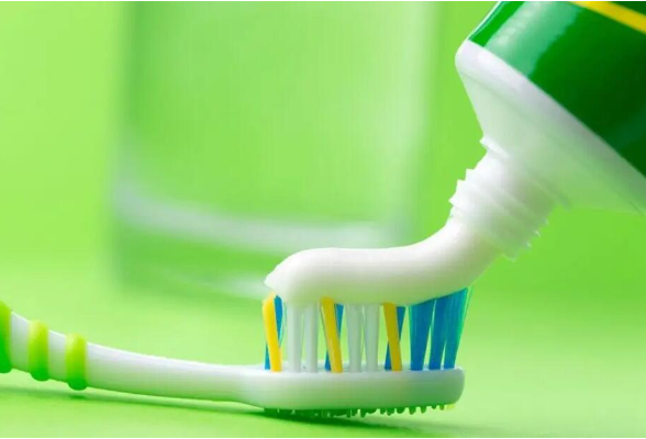 全国爱牙日：牙膏会产生“耐药性”？要经常换？真相是……