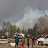 野火失控 加拿大艾伯塔省宣布进入紧急状态