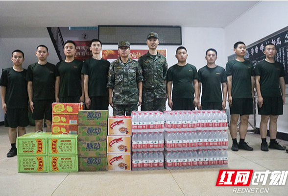 “送清凉”到一线 武警益阳支队助力官兵度过夏日“烤”验