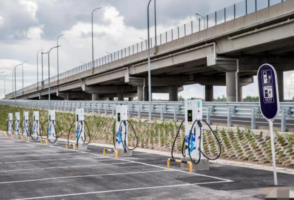 长沙启动普通公路沿线充电基础设施建设 3年内建设99个经营性充电场站