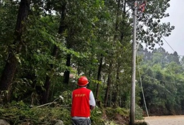 抗洪保电丨水退、人进、电通 张家界供电迎战特大暴雨