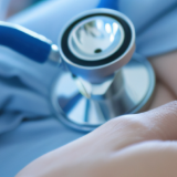 海报丨“医”心相伴，他们“医”直在路上！